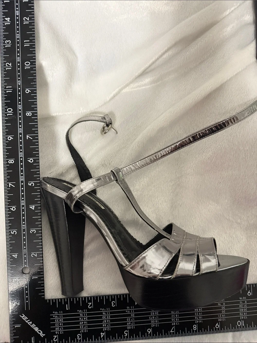 NWOT Via Spiga Metallic Leather Silver T-Strap Heels